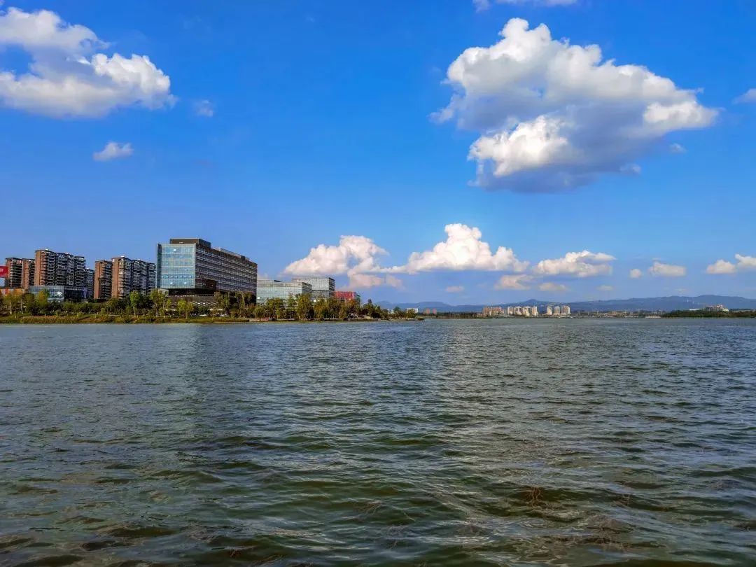 环湖而建，共创兴隆湖上的璀璨明珠！